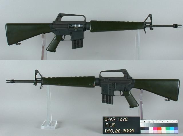 AR-15 vs M4