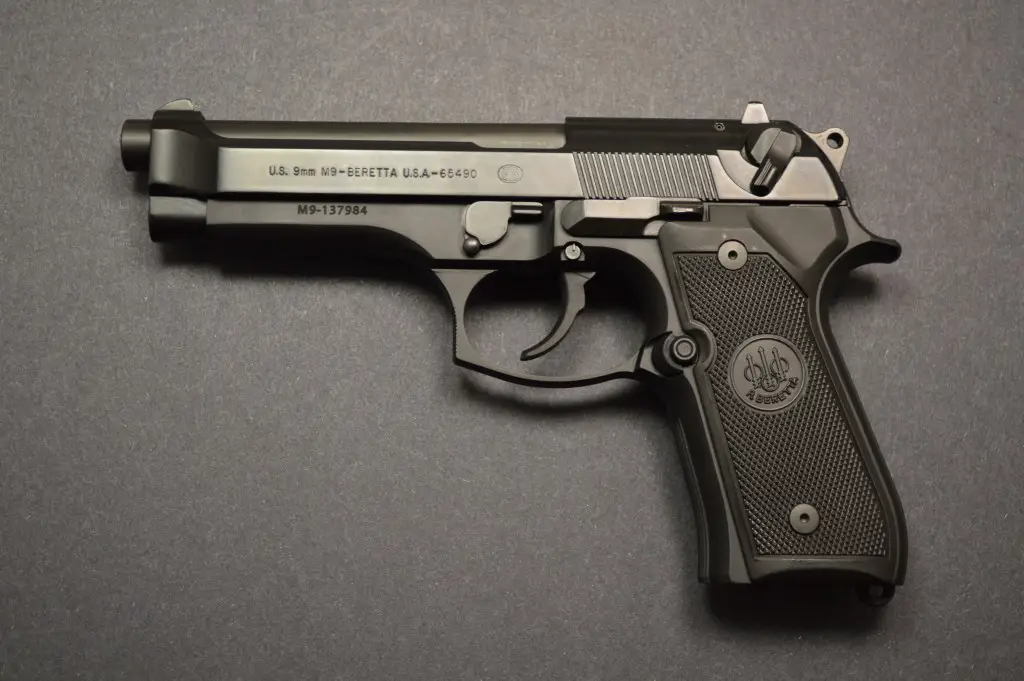 Beretta M9 Review