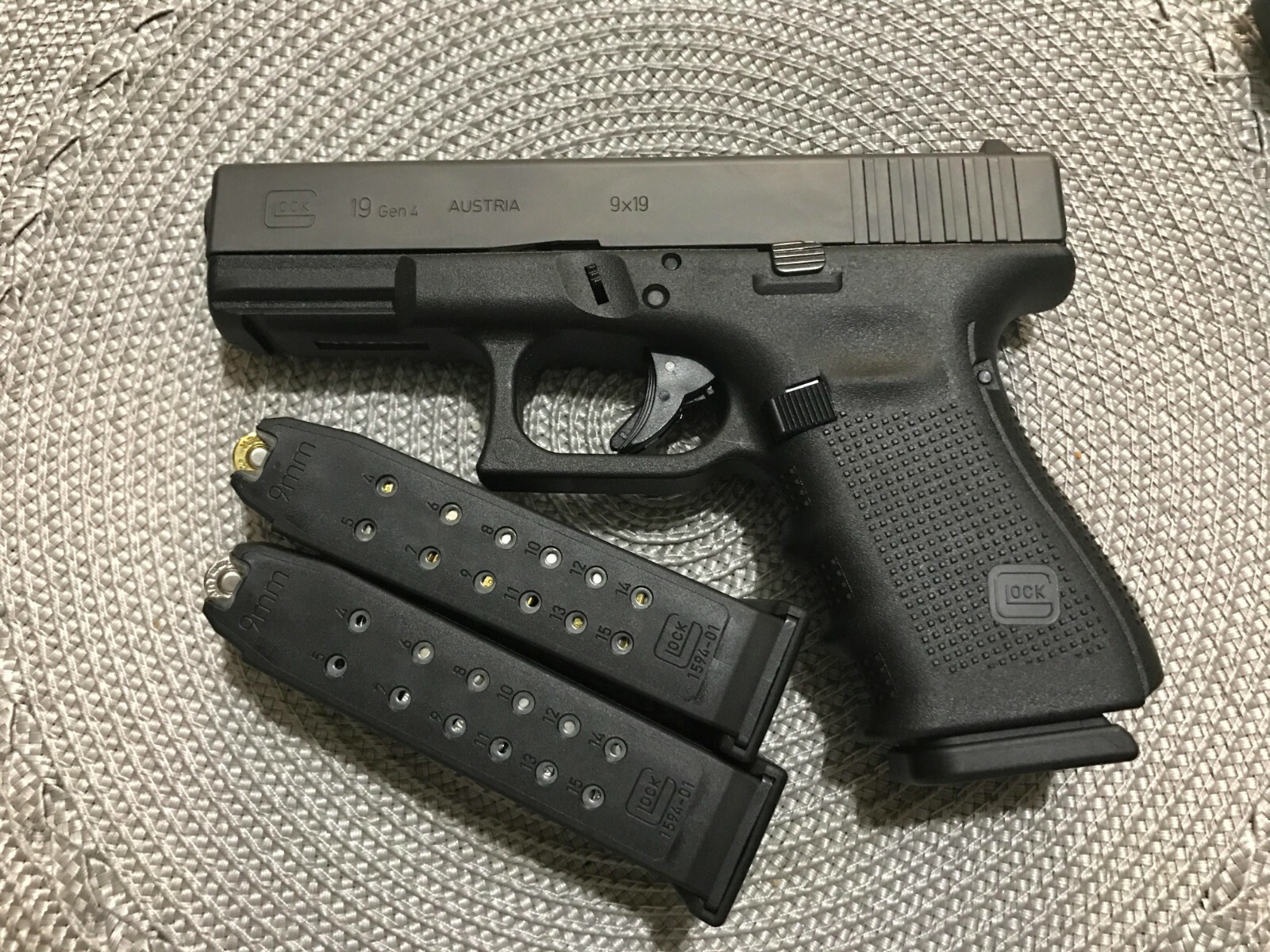 Glock 19